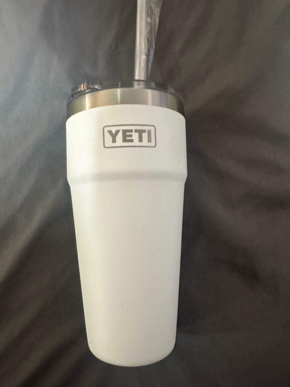 Yeti White Insulated Rambler Tumbler with Clear Lid and Straw